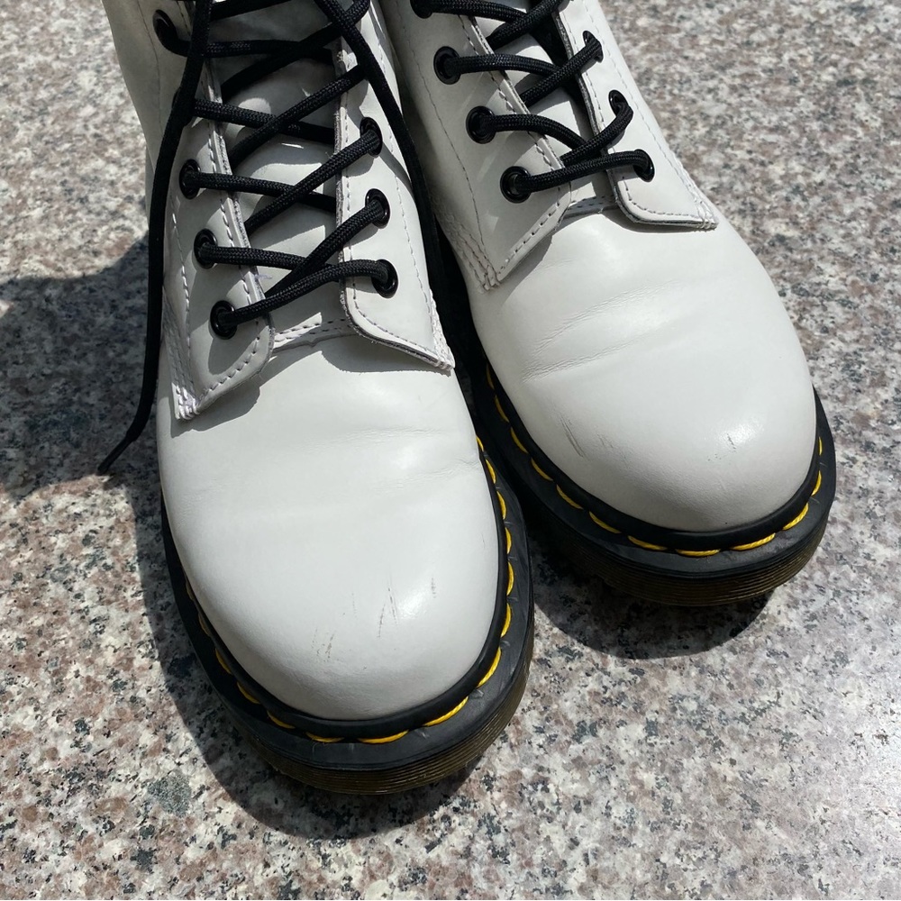 Dr. Martens boots - Picture 7 of 9